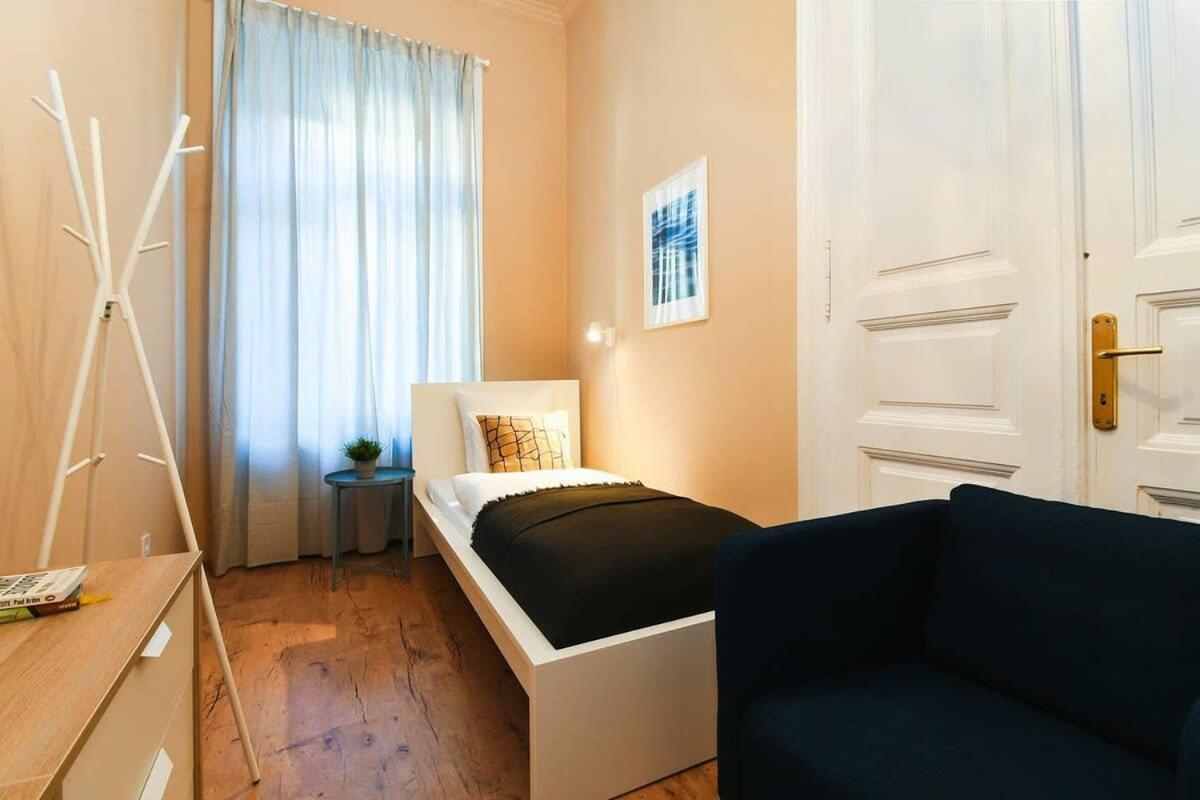 Very Central Very Spacious New Home Budapest Luaran gambar