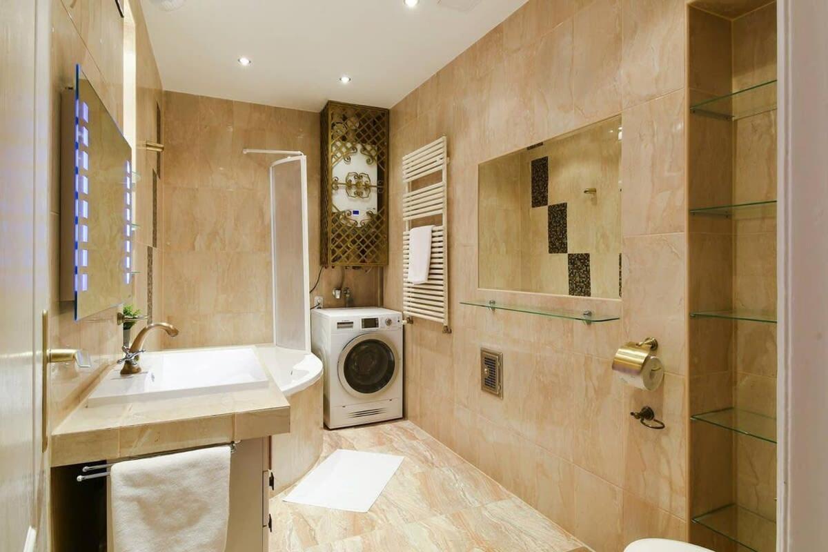 Very Central Very Spacious New Home Budapest Luaran gambar