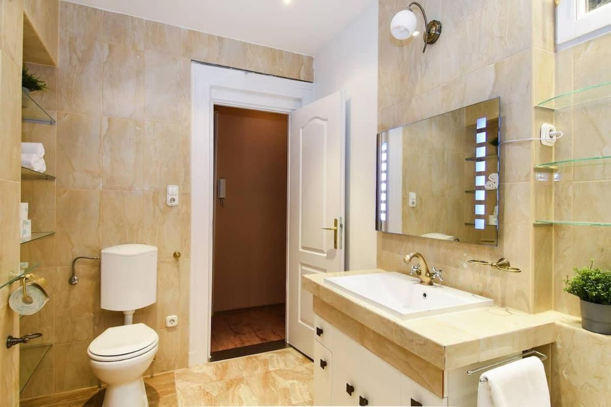 Very Central Very Spacious New Home Budapest Luaran gambar