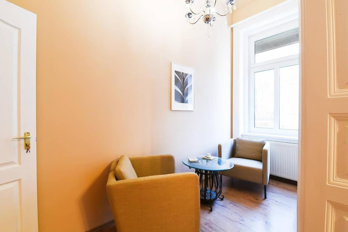 Very Central Very Spacious New Home Budapest Luaran gambar