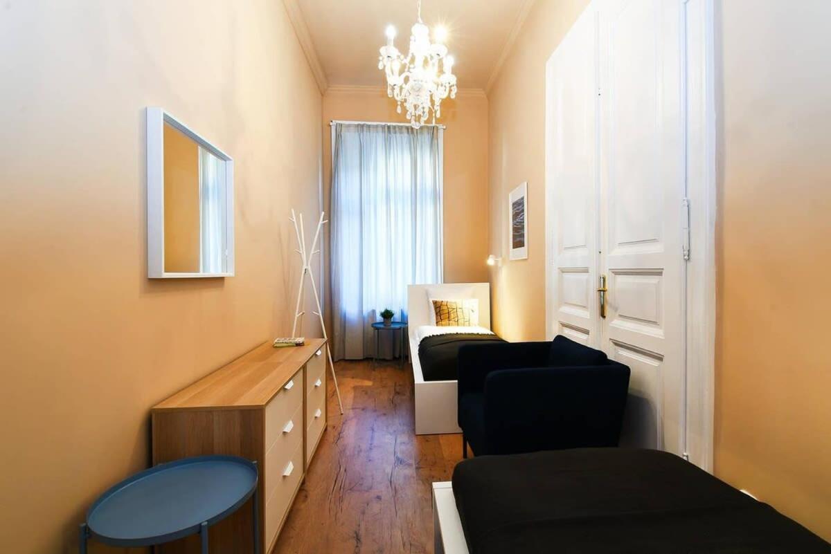 Very Central Very Spacious New Home Budapest Luaran gambar