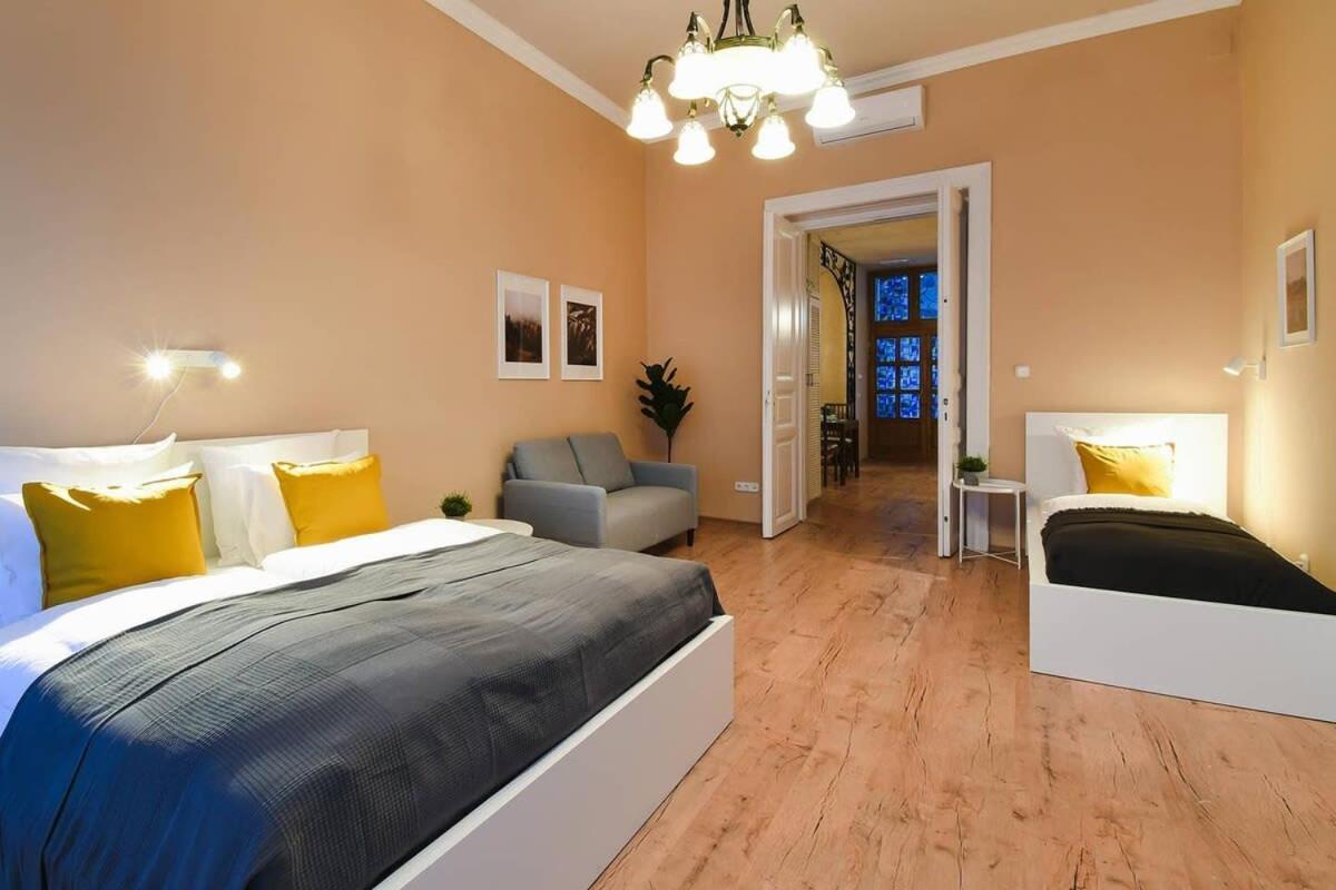 Very Central Very Spacious New Home Budapest Luaran gambar