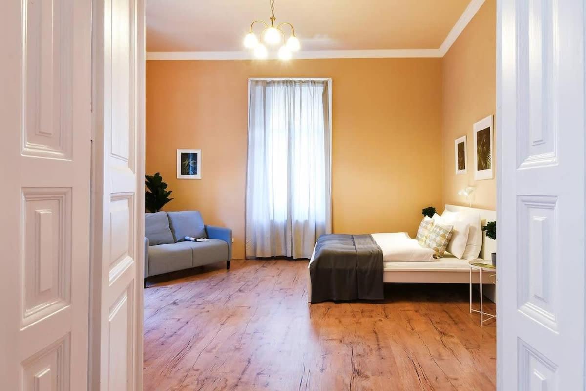 Very Central Very Spacious New Home Budapest Luaran gambar
