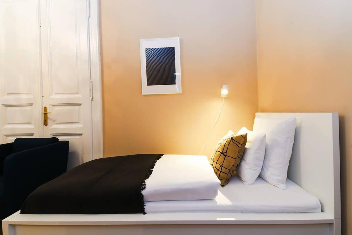 Very Central Very Spacious New Home Budapest Luaran gambar